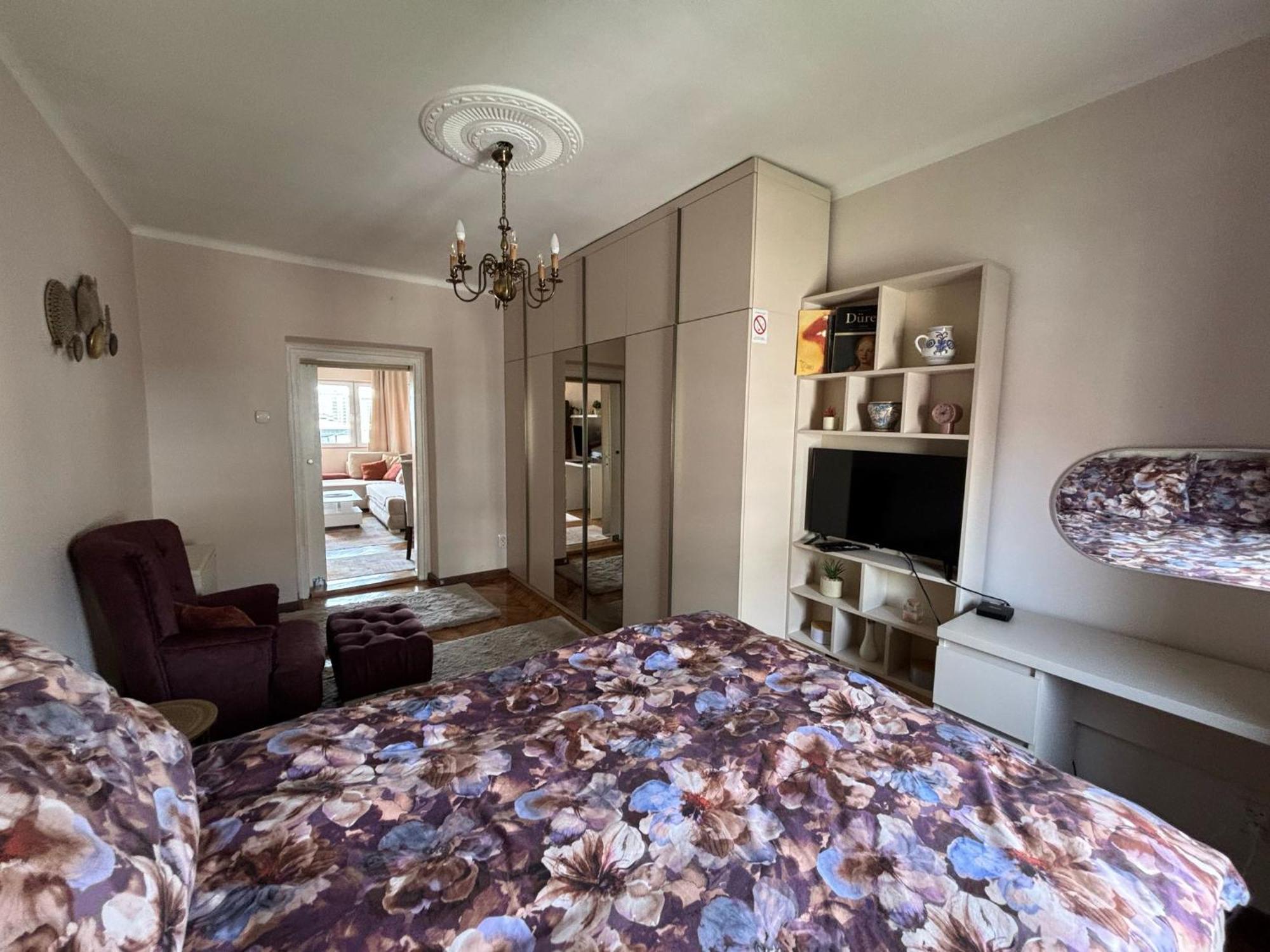 Apartment Wellness Белград Екстериор снимка