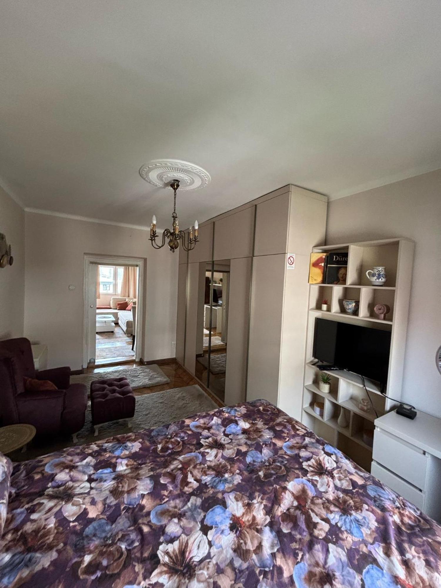 Apartment Wellness Белград Екстериор снимка